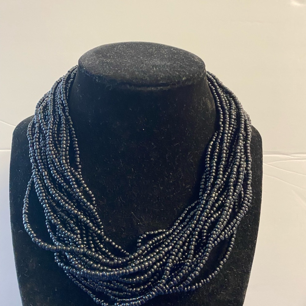 Elegant Black Beaded Necklace - Picture 7 of 12